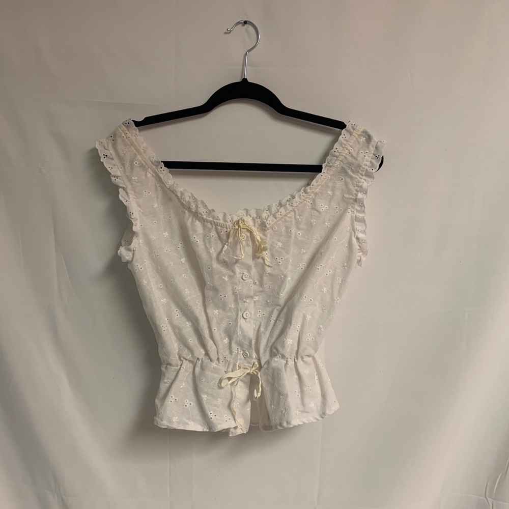 ⚪️Cute White Top⚪️